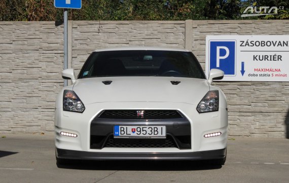 Nissan GT-R 390kW AT/6 DBA-R35 2011 / AJ NA SPLÁTKY / PROTIÚČET 2011 bílá