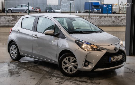 Toyota Yaris 1.5 VVT-iE Active, 82kW (2020) / AJ NA SPLÁTKY / PROTIÚČET / 2020 šedá