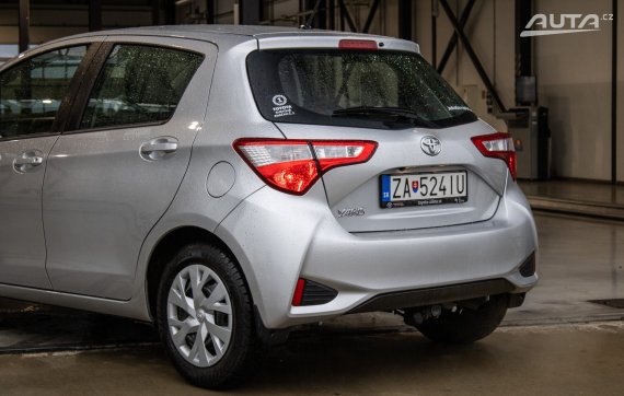 Toyota Yaris 1.5 VVT-iE Active, 82kW (2020) / AJ NA SPLÁTKY / PROTIÚČET / 2020 šedá