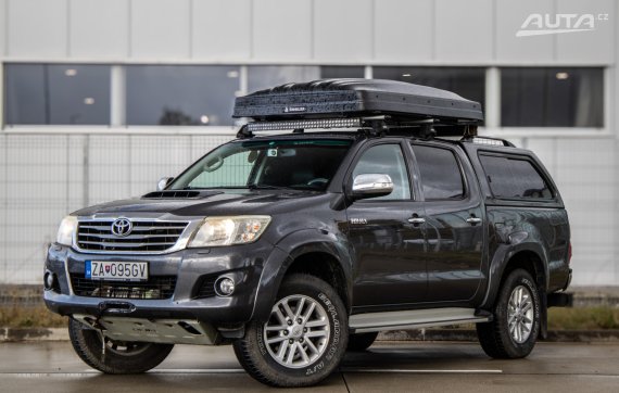 Toyota Hilux 2.5 I D-D4 106kW AWD MT/5 2015 / AJ NA SPLÁTKY / PROTIÚČET 2015 - hlavní pohled