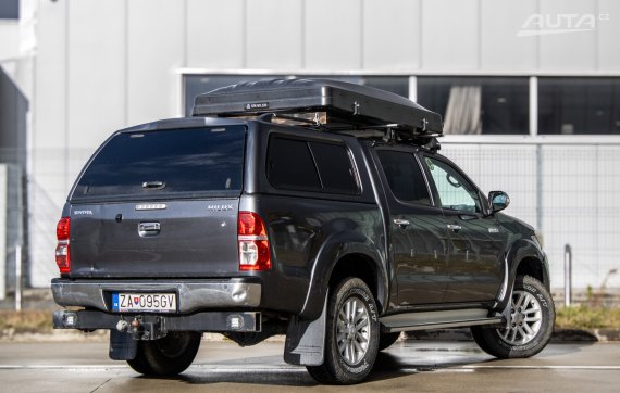 Toyota Hilux 2.5 I D-D4 106kW AWD MT/5 2015 / AJ NA SPLÁTKY / PROTIÚČET 2015 šedá