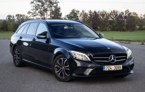 Mercedes-Benz C 220 d A/T, 143kW (2019) 2019 černá