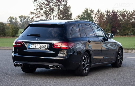 Mercedes-Benz C 220 d A/T, 143kW (2019) 2019 černá