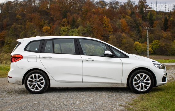 BMW Rad 2 Gran Tourer 220d xDrive Advantage A/T, 140kW, A8 / AJ NA SPLÁTKY / PROTIÚČET / 2015 bílá