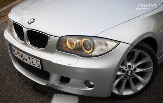BMW 118i E87 Lci 2011 stříbrná metalíza