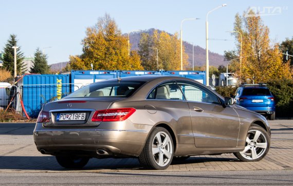 Mercedes-Benz E trieda Kupé 350 CDI BlueEFFICIENCY C207 / 195kW / A7 / ZÁRUKA / AJ NA SPLÁTKY / 2011 žlutá