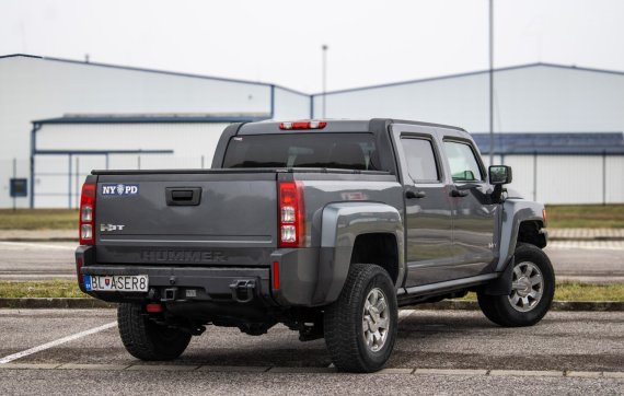 Hummer H3T 3.7 R5 2008 šedá