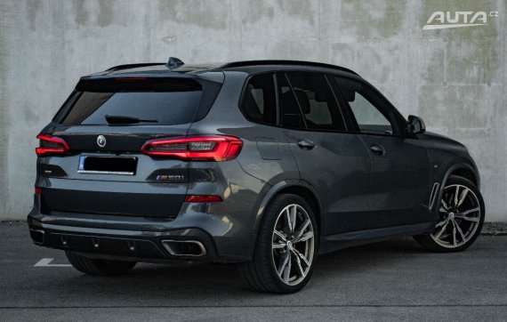 BMW X5 M50i 390kw 2020 šedá