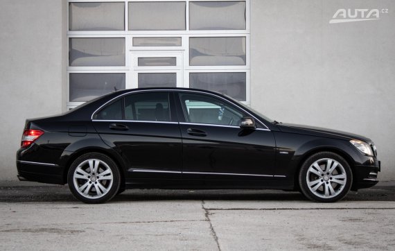 Mercedes-Benz C trieda Sedan 350 CDI 4MATIC, 170kW, A7 / AJ NA SPLÁTKY / PROTIÚČET / 2010 černá