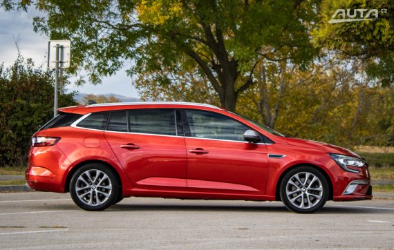 Renault Mégane Grandtour Energy TCe GT Line EDC, 151kW, A7 / AJ NA SPLÁTKY / PROTIÚČET / 2017 červená