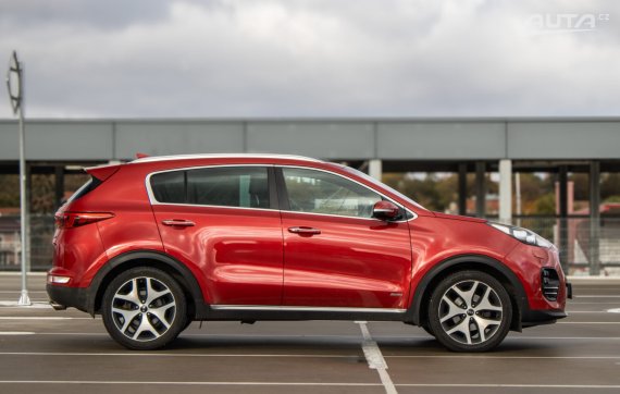 Kia Sportage 2.0 CRDi GT-Line 185k 4WD AT/6 2017 / AJ NA SPLÁTKY / PROTIÚČET 2017 červená