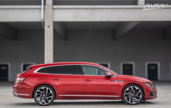 Volkswagen Arteon Shooting Brake R-line AT/7 AWD 147kW 2023 2023 červená