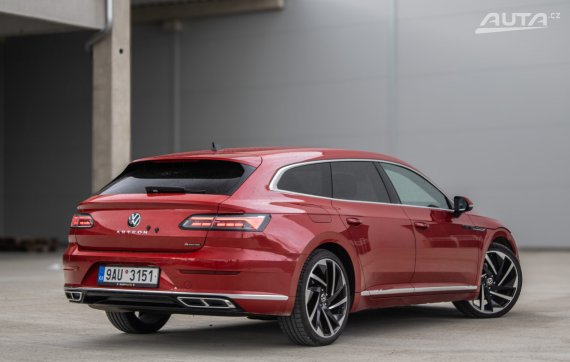 Volkswagen Arteon Shooting Brake R-line AT/7 AWD 147kW 2023 2023 červená