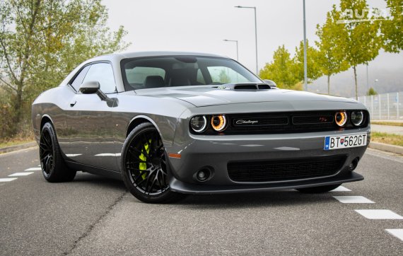 Dodge Challenger 392 HEMI Scat Pack Shaker 6.4 V8 492 PS / AJ NA SPLÁTKY / PROTIÚČET / 2018 šedá