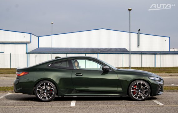 BMW Rad 4 Coupé 430xD M-Sport 2021 zelená
