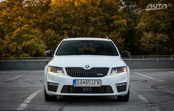 Škoda Octavia Combi III  2.0 TDI DPF RS DSG, 135kW, A6 / AJ NA SPLÁTKY / PROTIÚČET / 2015 bílá