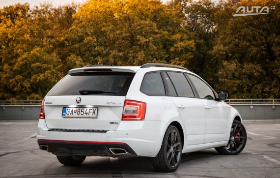 Škoda Octavia Combi III  2.0 TDI DPF RS DSG, 135kW, A6 / AJ NA SPLÁTKY / PROTIÚČET / 2015 bílá