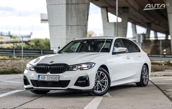 BMW Rad 3 320e PHEV 120kW AT/8 RWD 2021 / AJ NA SPLÁTKY / PROTIÚČET