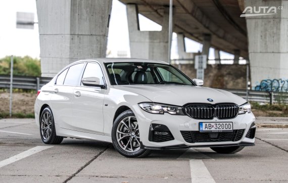 BMW Rad 3 320e PHEV 120kW AT/8 RWD 2021 / AJ NA SPLÁTKY / PROTIÚČET 2021 bílá