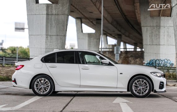 BMW Rad 3 320e PHEV 120kW AT/8 RWD 2021 / AJ NA SPLÁTKY / PROTIÚČET 2021 bílá