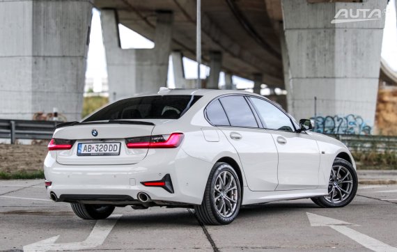 BMW Rad 3 320e PHEV 120kW AT/8 RWD 2021 / AJ NA SPLÁTKY / PROTIÚČET 2021 bílá