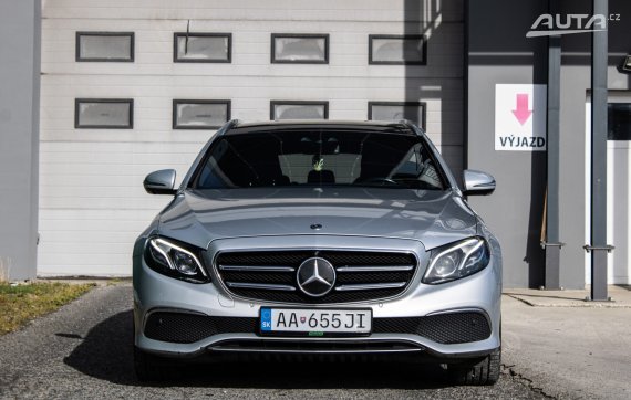 Mercedes-Benz E trieda Kombi 220 d 4MATIC A/T, 143kW (2018) / AJ NA SPLÁTKY / PROTIÚČET / 2018 stříbrná metalíza