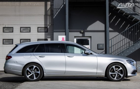 Mercedes-Benz E trieda Kombi 220 d 4MATIC A/T, 143kW (2018) / AJ NA SPLÁTKY / PROTIÚČET / 2018 stříbrná metalíza