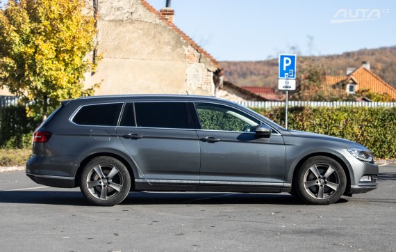 Volkswagen Passat Variant 2.0 TDI Highline 140kW AT/6 2016 / AJ NA SPLÁTKY / PROTIÚČET 2016 šedá