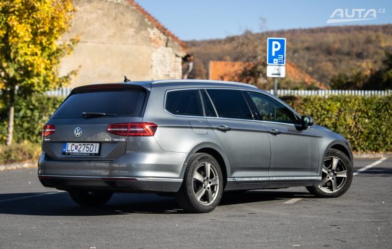 Volkswagen Passat Variant 2.0 TDI Highline 140kW AT/6 2016 / AJ NA SPLÁTKY / PROTIÚČET 2016 šedá