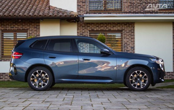BMW X3 G45 40d xDrive M Sport / 210kW / A8 / ZÁRUKA / AJ NA SPLÁTKY / PROTIÚČET 2025 modrá