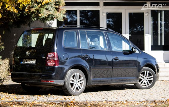 Volkswagen Touran 1.9 TDI, 77kW (2009) / AJ NA SPLÁTKY / PROTIÚČET / 2009 černá