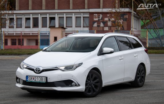 Toyota Auris Touring Sports 1.6 D-4D Executive / 82kW / M6 / ZÁRUKA / AJ NA SPLÁTKY / PROTIÚČET 2016 - hlavní pohled