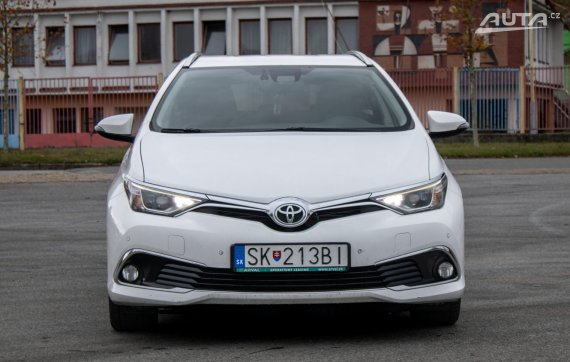 Toyota Auris Touring Sports 1.6 D-4D Executive / 82kW / M6 / ZÁRUKA / AJ NA SPLÁTKY / PROTIÚČET 2016 bílá