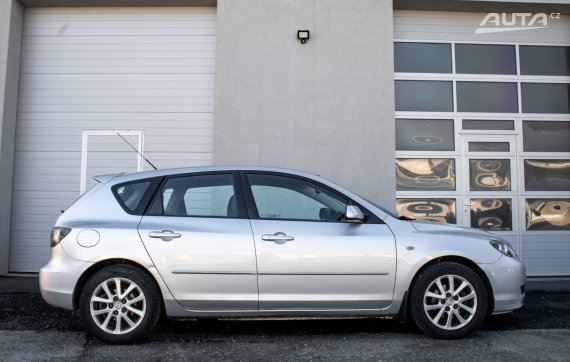 Mazda 3 1.6i Activematic / 77kW / A4 / AJ NA SPLÁTKY / PROTIÚČET 2009 stříbrná metalíza