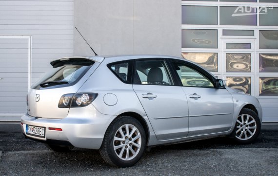 Mazda 3 1.6i Activematic / 77kW / A4 / AJ NA SPLÁTKY / PROTIÚČET 2009 stříbrná metalíza