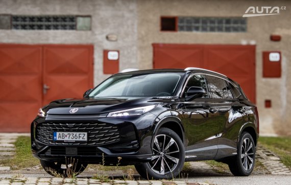 Mg HS R Emotion 125kW AT/7 2026 / AJ NA SPLÁTKY / PROTIÚČET 2026 - hlavní pohled