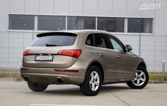 Audi Q5 2.0 TFSI quattro, 155kW, M6, 5d. / AJ NA SPLÁTKY / PROTIÚČET / 2009 hnědá