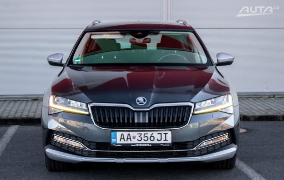 Škoda Superb Combi 2.0 TDI Scout 4x4 DSG / 147kW / A7 / ZÁRUKA / AJ NA SPLÁTKY / PROTIÚČET 2021 šedá