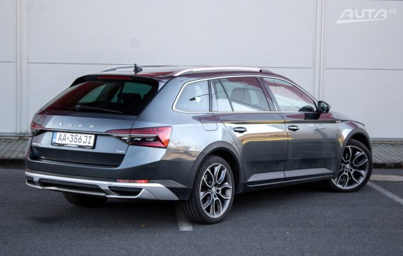 Škoda Superb Combi 2.0 TDI Scout 4x4 DSG / 147kW / A7 / ZÁRUKA / AJ NA SPLÁTKY / PROTIÚČET 2021 šedá