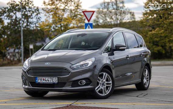 Ford S-Max 2.0 TDCi Duratorq Titanium 132kW AT/6 2017 / AJ NA SPLÁTKY / PROTIÚČET 2017 - hlavní pohled