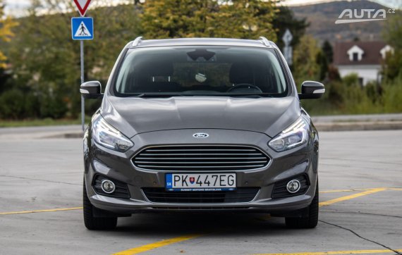 Ford S-Max 2.0 TDCi Duratorq Titanium 132kW AT/6 2017 / AJ NA SPLÁTKY / PROTIÚČET 2017 šedá