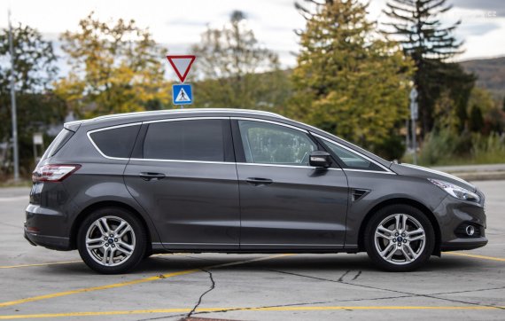Ford S-Max 2.0 TDCi Duratorq Titanium 132kW AT/6 2017 / AJ NA SPLÁTKY / PROTIÚČET 2017 šedá