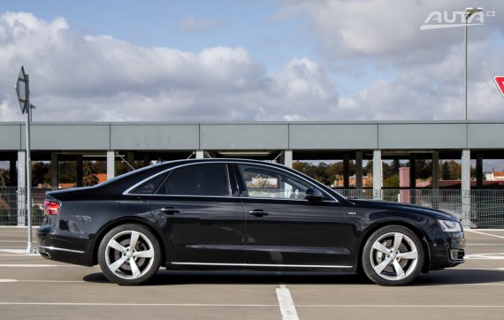 Audi A8 4.2 TDI V8 quattro tiptronic / 283kW / A8 / ZÁRUKA / AJ NA SPLÁTKY / PROTIÚČET 2014 černá