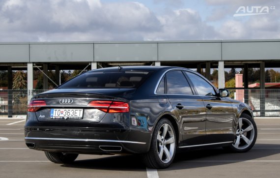 Audi A8 4.2 TDI V8 quattro tiptronic / 283kW / A8 / ZÁRUKA / AJ NA SPLÁTKY / PROTIÚČET 2014 černá