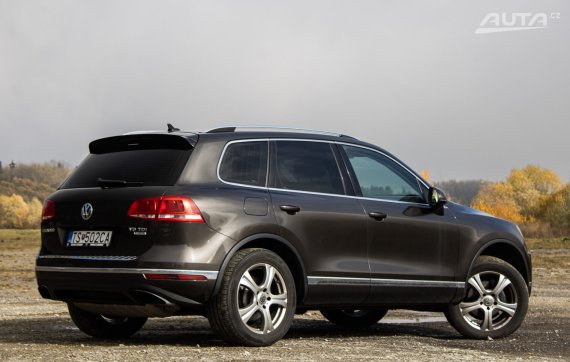 Volkswagen Touareg 3.0 V6 TDI BMT 4MOTION, 193kW (2015) / AJ NA SPLÁTKY / PROTIÚČET / 2015 hnědá
