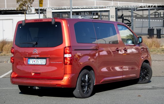 Citroën Spacetourer 2.0 BlueHDi S&amp;S M / 130kW / A8 / ZÁRUKA / AJ NA SPLÁTKY / PROTIÚČET 2019 červená