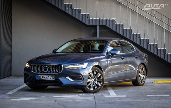 Volvo S60 T4 2.0 190k Inscription Geartronic, 140kW, A8 / AJ NA SPLÁTKY / PROTIÚČET / 2020 - hlavní pohled