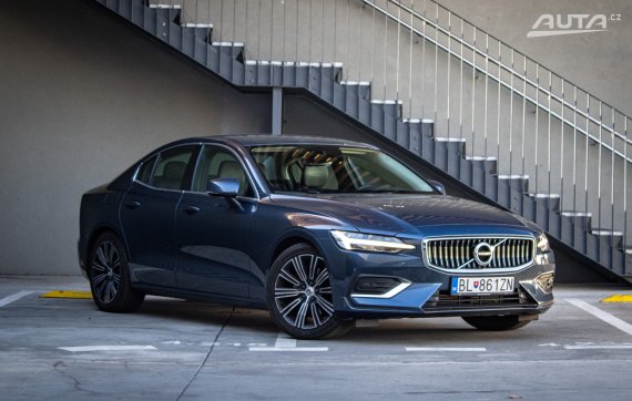Volvo S60 T4 2.0 190k Inscription Geartronic, 140kW, A8 / AJ NA SPLÁTKY / PROTIÚČET / 2020 modrá