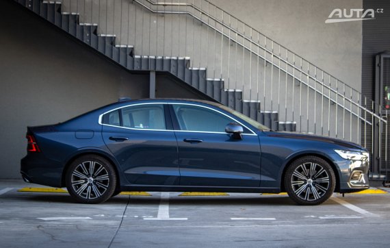 Volvo S60 T4 2.0 190k Inscription Geartronic, 140kW, A8 / AJ NA SPLÁTKY / PROTIÚČET / 2020 modrá