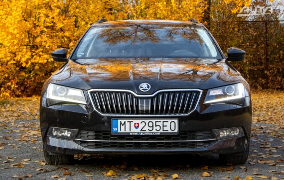 Škoda Superb Combi 1.6 TDI Ambition DSG / 88kW / A7 / ZÁRUKA / AJ NA SPLÁTKY / PROTIÚČET 2016 černá